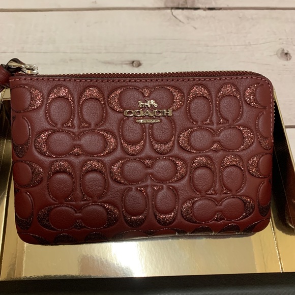 COACH NWT Wristlet With a Gift Box - Picture 2 of 4